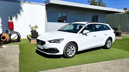Usado Seat Leon 110 HP (80 kW) 2022 Branco Citadino