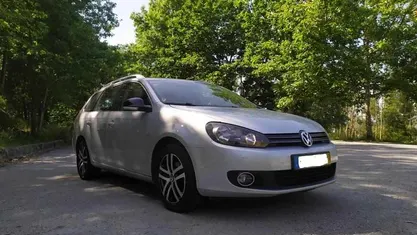 Cinzento Usado 2010 VW Golf VI Citadino | € 6.900 (Bom preço)