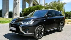 Preto Usado 2017 Mitsubishi Outlander P-HEV Intense SUV | € 18.450 (Preço justo)