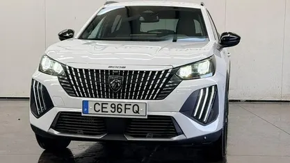 Usado Peugeot 2008 Allure 102 HP (75 kW) 2026 SUV