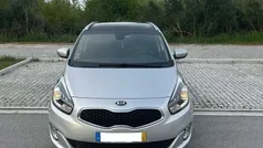 Cinzento Usado 2015 Kia Carens Monovolume | € 12.500 (Preço justo)