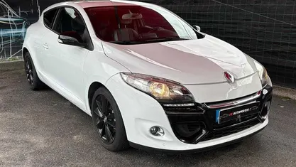 Usado Renault Mégane III 110 HP (80 kW) 2014 Branco Coupé