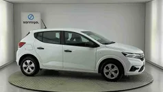 Branco Usado 2024 Dacia Sandero Essentiel Citadino | € 16.490 (Preço justo)