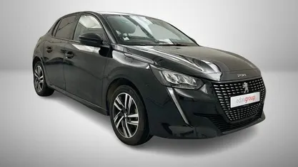 Preto Usado 2023 Peugeot 208 Allure Citadino | € 17.990 (Preço justo)
