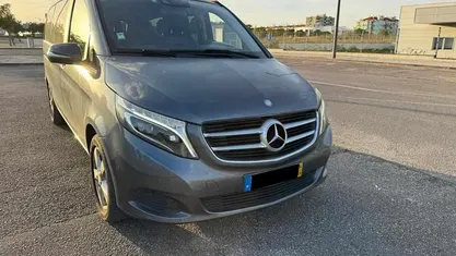 Cinzento Usado 2014 Mercedes 220 Carrinha | € 31.500 (Preço justo)