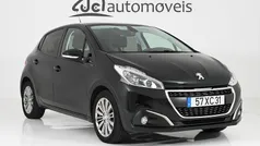 Preto Usado 2019 Peugeot 208 Signature Sky Citadino | € 11.900 (Preço justo)