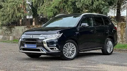 Preto Usado 2018 Mitsubishi Outlander P-HEV | € 22.990 (Preço justo)