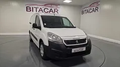 Branco Usado 2017 Peugeot Partner Monovolume | € 15.950 (Caro)