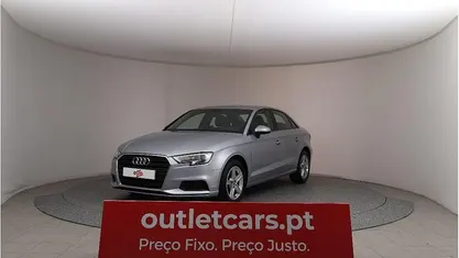 Usado Audi A3 Business 116 HP (85 kW) 2019 Cinzento claro metalizado Sedan