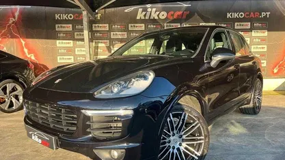 Preto Usado 2015 Porsche Cayenne SUV | € 36.490 (Preço justo)