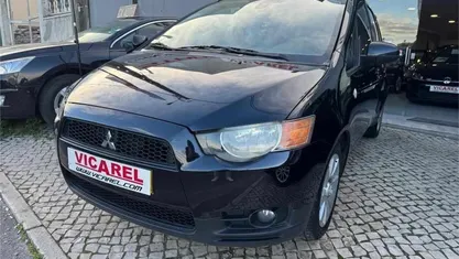 Usado Mitsubishi Colt 95 HP (69 kW) 2010 Preto Citadino