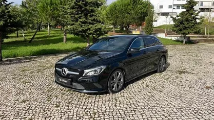 Usado Mercedes CLA200 136 HP (100 kW) 2017 Preto Coupé