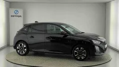Preto Usado 2025 Peugeot e-208 Allure Citadino | € 27.990 (Preço justo)