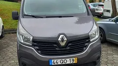 Cinzento Usado 2015 Renault Trafic Van | € 16.900 (Preço justo)
