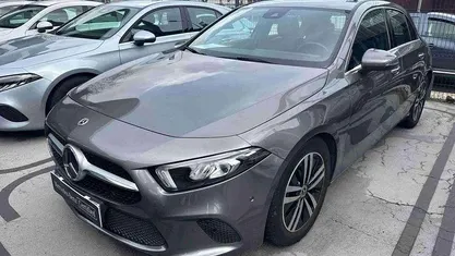 Usado Mercedes 180 116 HP (85 kW) 2021 Cinzento Sedan