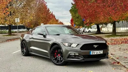 Usado Ford Mustang 317 HP (233 kW) 2017 Cinza Coupé