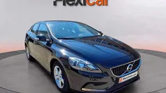 Preto Usado 2017 Volvo V40 Kinetic Carrinha | € 15.990 (Preço justo)