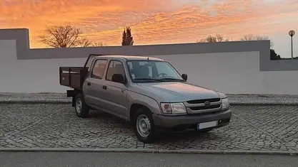 Usado Toyota HiLux 88 HP (64 kW) 2002 Cinzento Pickup