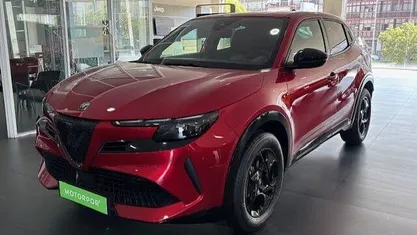 Usado Alfa Romeo Junior 145 HP (106 kW) 2025 SUV