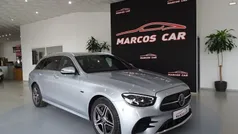 Cinza Usado 2021 Mercedes E300 AMG line Sedan | € 43.400 (Preço justo)