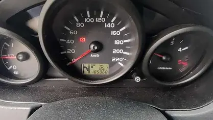 Usado Mitsubishi Colt 95 HP (69 kW) 2005 Azul Sedan