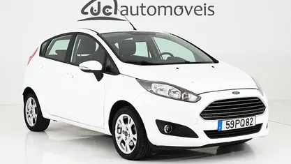 Branco Usado 2015 Ford Fiesta Trend Citadino | € 9.200 (Preço justo)