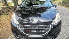 Preto Usado 2014 Peugeot 208 Active Citadino | € 7.750 (Bom preço)