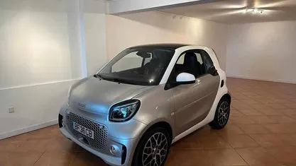 Cinzento Usado 2020 Smart ForTwo Electric Drive Coupé | € 12.950 (Preço justo)