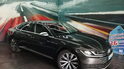 Usado VW Arteon Elegance 150 HP (110 kW) 2020 Cinzento Sedan