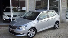 Cinza Usado 2015 Skoda Fabia Ambition | € 8.450 (Preço justo)