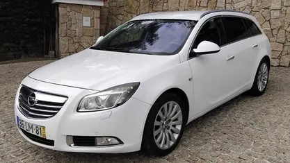 Branco Usado 2011 Opel Insignia Carrinha | € 7.990 (Preço justo)