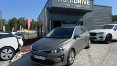 Cinzento Usado 2023 Kia Rio | € 15.500 (Preço justo)