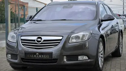 Usado Opel Insignia 130 HP (95 kW) 2010 Cinzento Carrinha