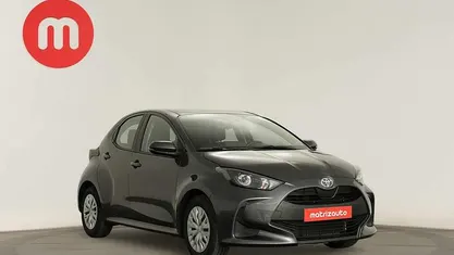 Cinzento Usado 2024 Toyota Yaris | € 18.699 (Preço justo)