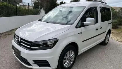 Branco Usado 2019 VW Caddy Monovolume | € 17.499 (Preço justo)