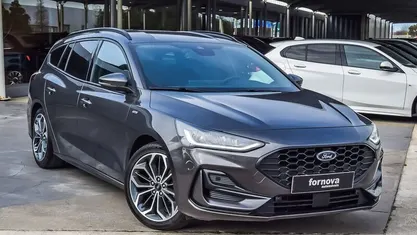 Cinzento Usado 2023 Ford Focus ST-Line X Carrinha | € 24.500 (Preço justo)