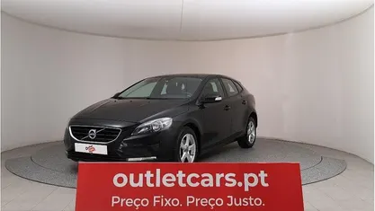 Preto metalizado Usado 2015 Volvo V40 Kinetic | € 13.950 (Bom preço)