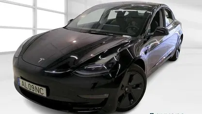Usado 2021 Tesla Model 3 Sedan | € 29.900 (Preço justo)