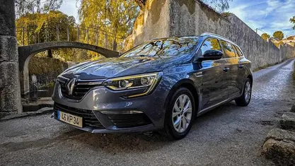 Cinzento Usado 2019 Renault Mégane GrandTour Carrinha | € 12.990 (Preço justo)