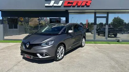 Cinzento Usado 2018 Renault Grand Scénic IV Monovolume | € 15.750 (Preço justo)