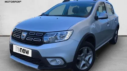 Cinza Usado 2020 Dacia Sandero Stepway SUV | € 12.490 (Bom preço)