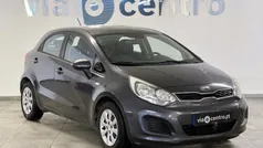 Branco Usado 2013 Kia Rio EX Citadino | € 7.900 (Preço justo)