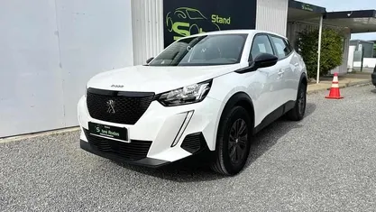 Usado Peugeot 2008 Active 102 HP (75 kW) 2022 Branco SUV