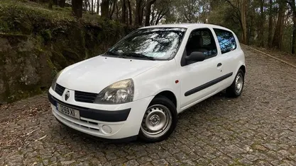 Usado Renault Clio II 65 HP (47 kW) 2004
