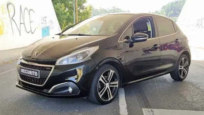 Usado 2015 Peugeot 208 GT-line Citadino | € 10.500 (Preço justo)