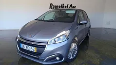 Usado 2019 Peugeot 208 Signature Sky Citadino | € 14.000 (Preço justo)
