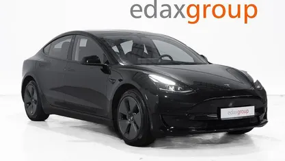 Preto Usado 2023 Tesla Model 3 Sedan | € 33.690 (Preço justo)