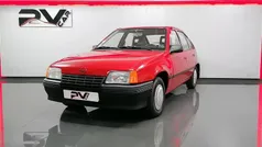 Vermelho Usado 1988 Opel Kadett Sedan | € 3.990