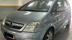 Cinza Usado 2006 Opel Meriva Monovolume | € 3.250