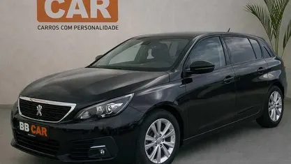 Usado Peugeot 308 Allure 130 HP (95 kW) 2021 Branco